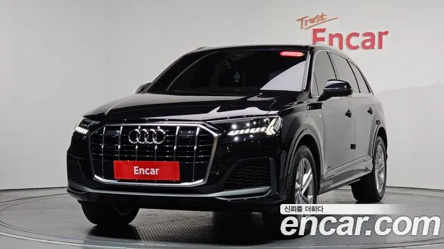 Audi Q7 2020 — фото 1