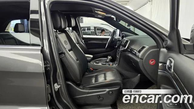 Jeep Cherokee 2018 — фото 17