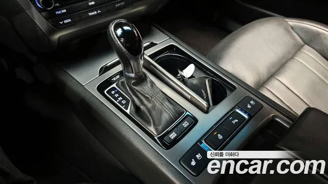 Hyundai Genesis 2016 — фото 9