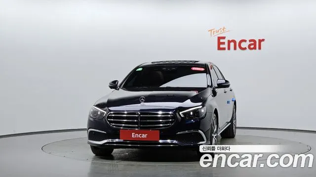 Mercedes-Benz E-Class 2022 — фото 2