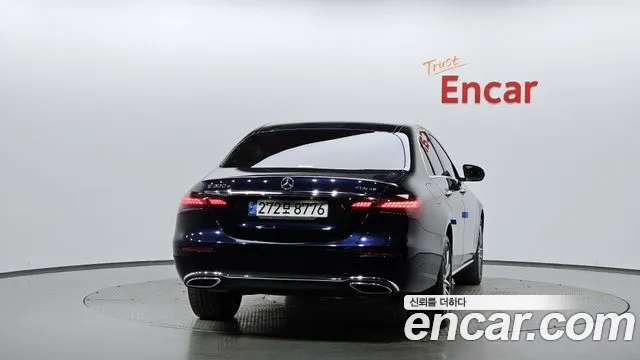 Mercedes-Benz E-Class 2022 — фото 3