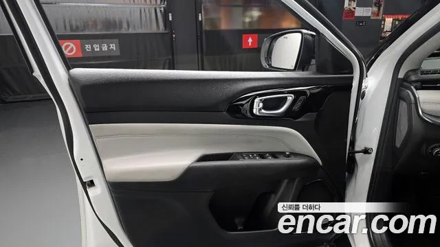 Jeep Compass 2022 — фото 14