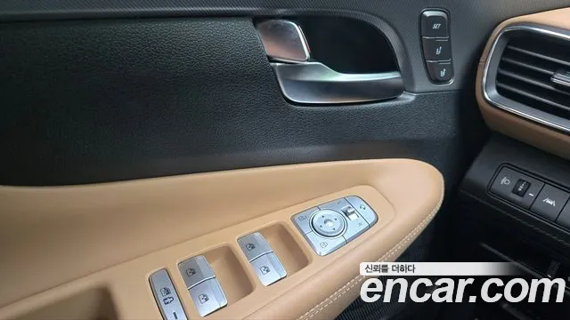 Hyundai Santafe 2023 — фото 15