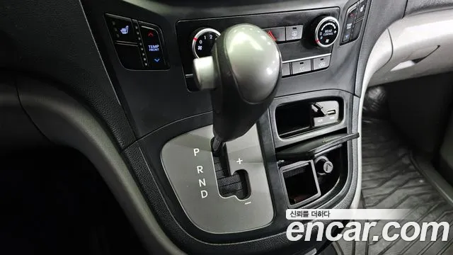 Hyundai Starex 2016 — фото 9