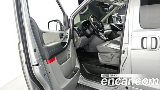 Hyundai Starex 2016 — фото 10