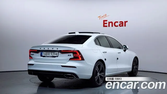 Volvo S60 2021 — фото 2