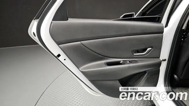Hyundai AVANTE 2024 — фото 15