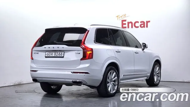 Volvo XC90 2018 — фото 2