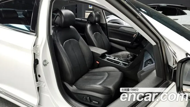 Hyundai Sonata 2017 — фото 11