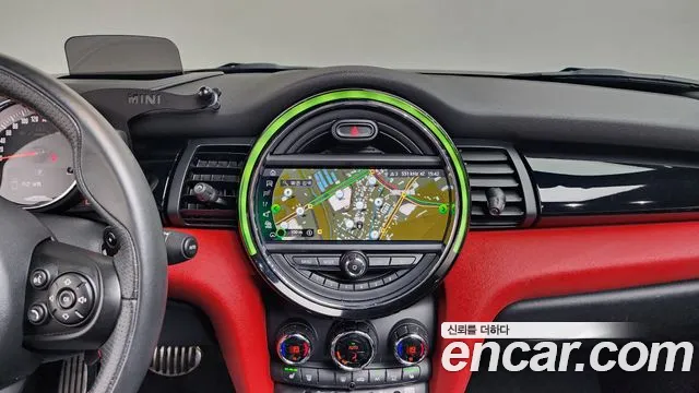 Mini Cooper Convertible 2020 — фото 18