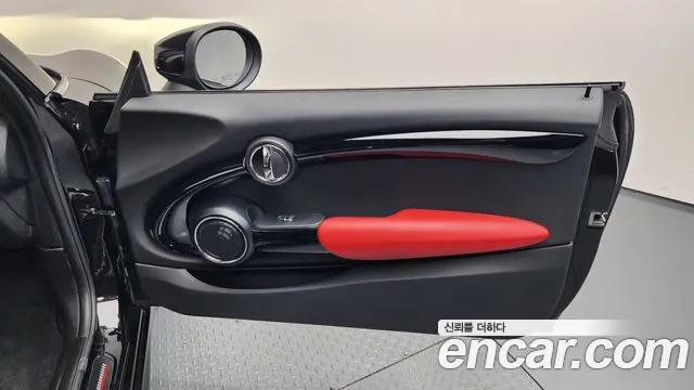 Mini Cooper Convertible 2020 — фото 14