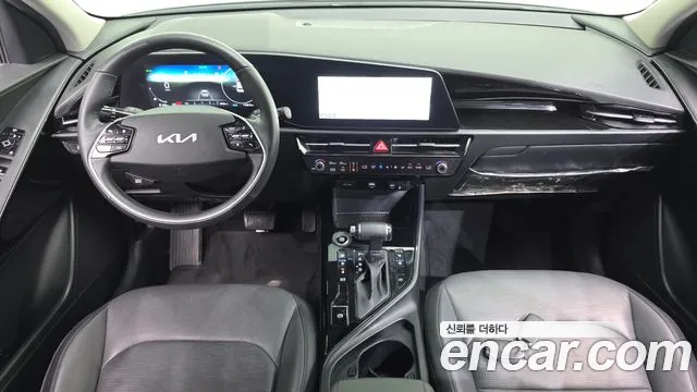 Kia Niro 2023 — фото 10