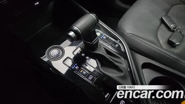 Kia Niro 2023 — фото 12