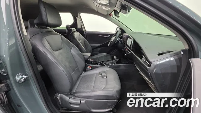 Kia Niro 2023 — фото 13