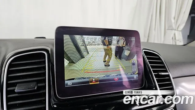 Mercedes-Benz GLE-Class 2018 — фото 15