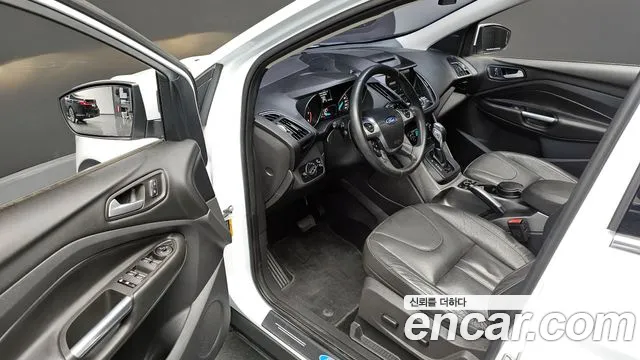Ford Kuga 2016 — фото 12