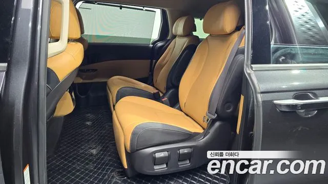 Kia Canival 2021 — фото 12