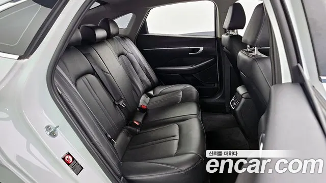 Hyundai Sonata 2020 — фото 11