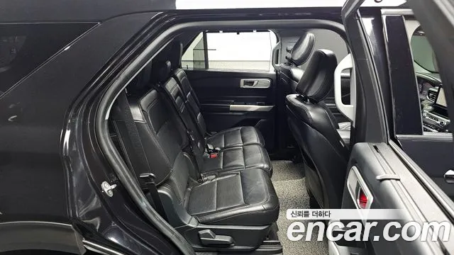 Ford Explorer 2020 — фото 11