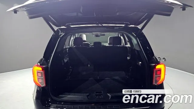 Ford Explorer 2020 — фото 20