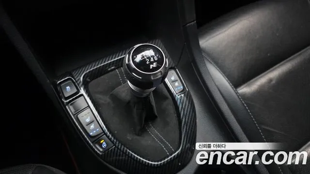 Hyundai Veloster 2019 — фото 9