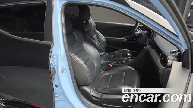 Hyundai Veloster 2019 — фото 11