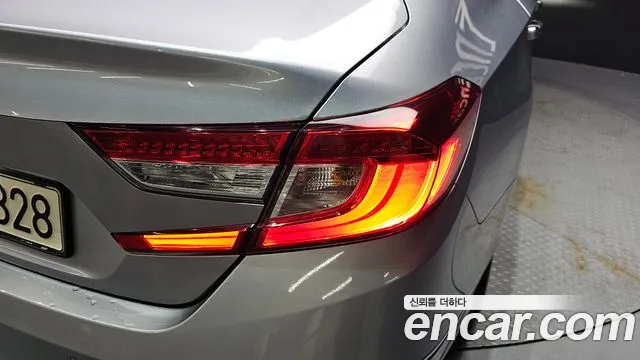 Honda Accord 2021 — фото 9