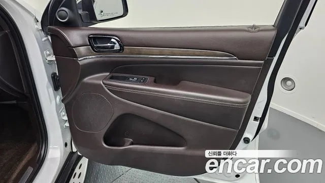 Jeep Cherokee 2019 — фото 14