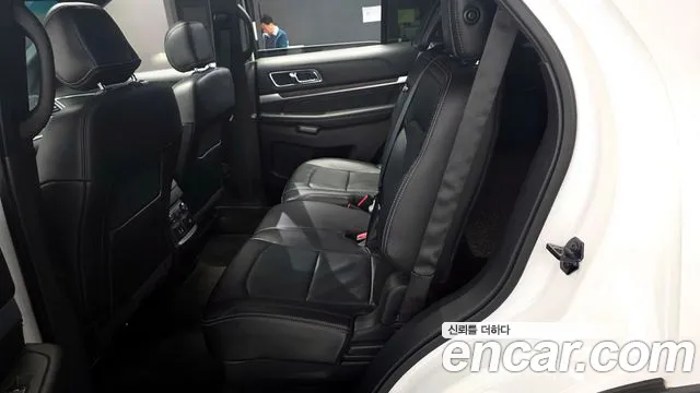 Ford Explorer 2017 — фото 12