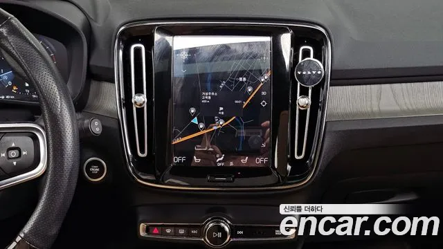 Volvo XC40 2021 — фото 20