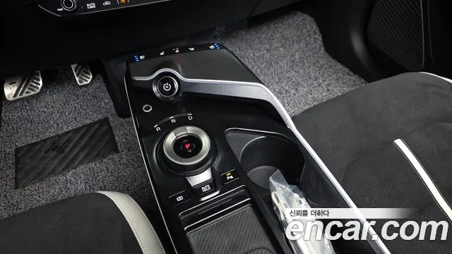 Kia EV6 2025 — фото 12