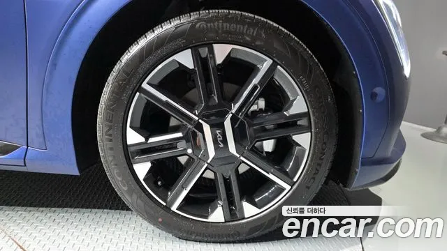 Kia EV6 2025 — фото 7