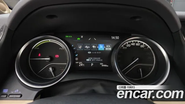 Toyota Camry 2024 — фото 11