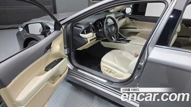 Toyota Camry 2024 — фото 13