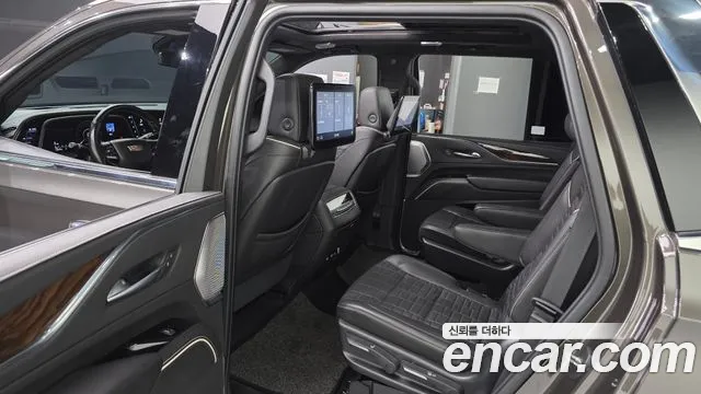 Cadillac Escalade 2021 — фото 11