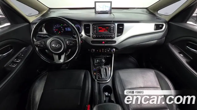 Kia Carens 2017 — фото 10