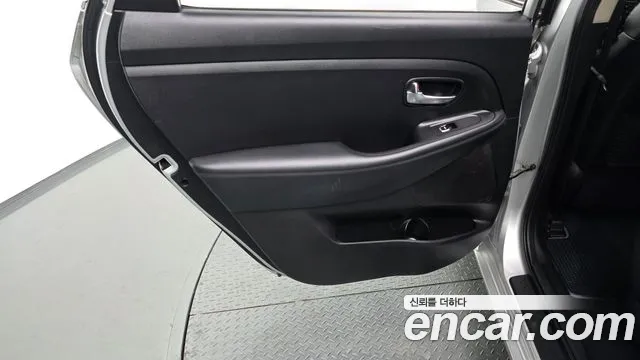 Kia Carens 2017 — фото 15