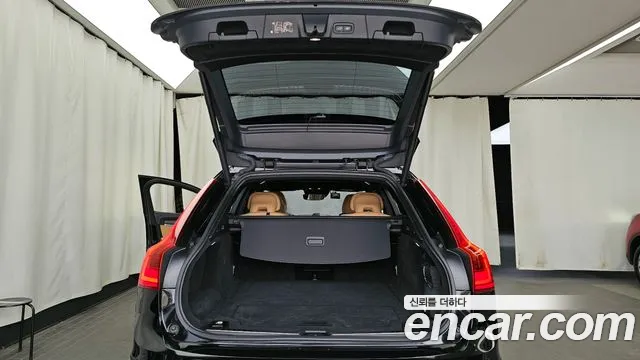 Volvo V90 2020 — фото 16
