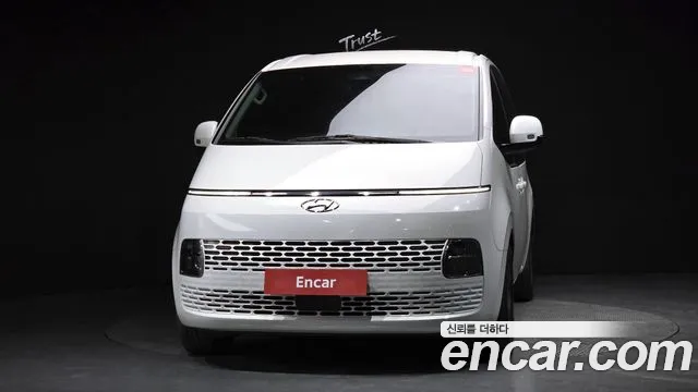 Hyundai Staria 2023 — фото 3