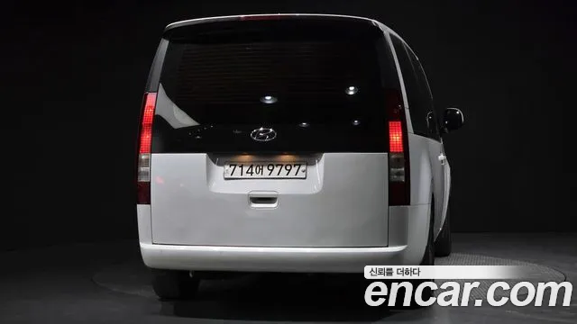 Hyundai Staria 2023 — фото 4