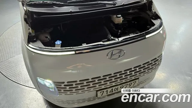 Hyundai Staria 2023 — фото 6