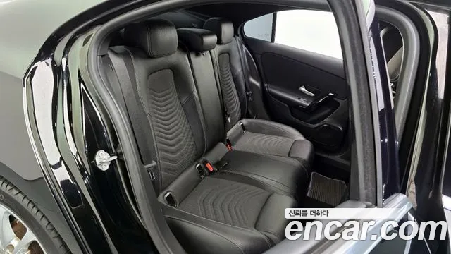 Mercedes-Benz A-Class 2020 — фото 17