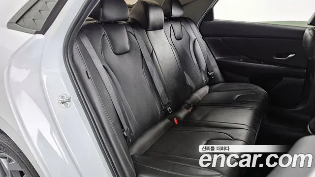 Hyundai AVANTE 2024 — фото 18