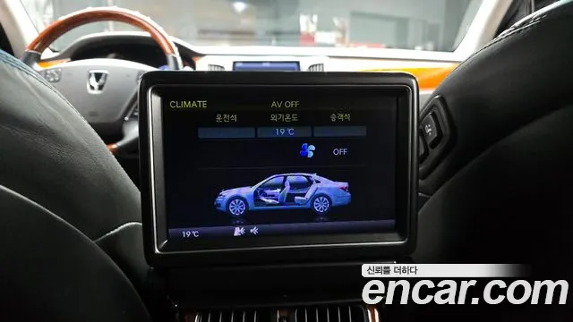 Hyundai Equus 2010 — фото 17