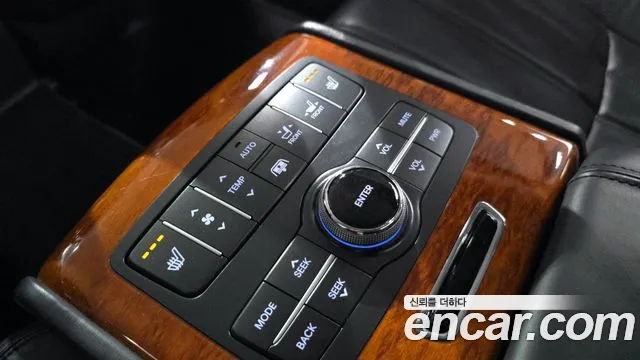 Hyundai Equus 2010 — фото 18
