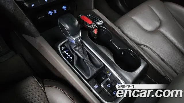 Hyundai Santafe 2020 — фото 9