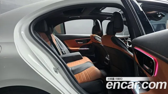 Mercedes-Benz C-Class 2023 — фото 17