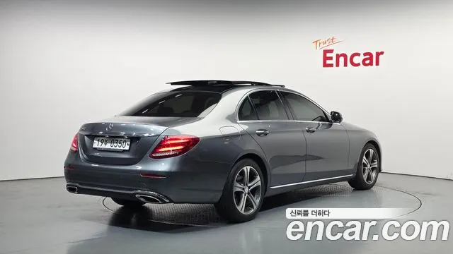 Mercedes-Benz E-Class 2017 — фото 2