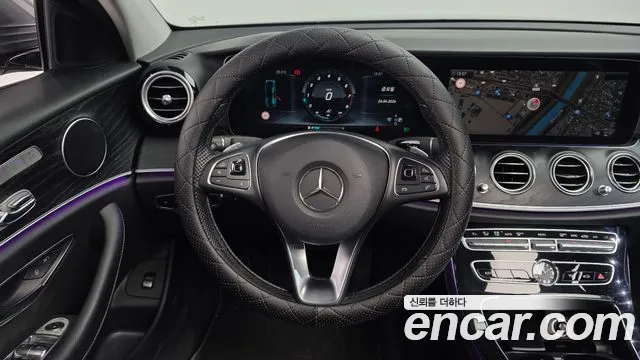Mercedes-Benz E-Class 2017 — фото 13