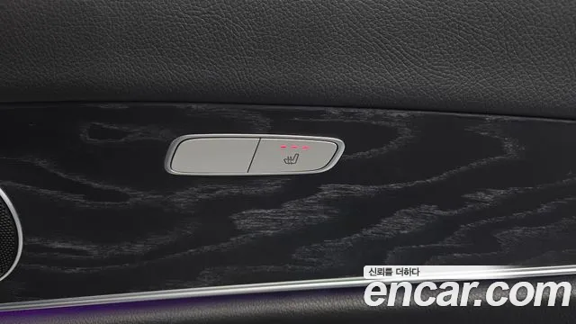 Mercedes-Benz E-Class 2017 — фото 19